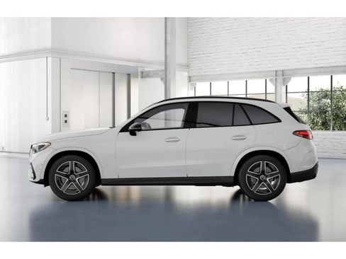 Used 2026 Mercedes-Benz GLC 300 4MATIC image 32