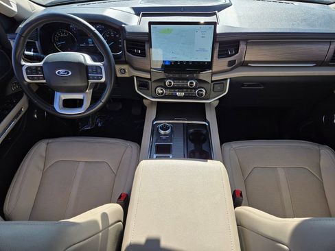 Used 2024 Ford Expedition Limited image 15