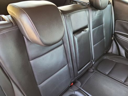 Used 2018 Buick Encore Essence image 13