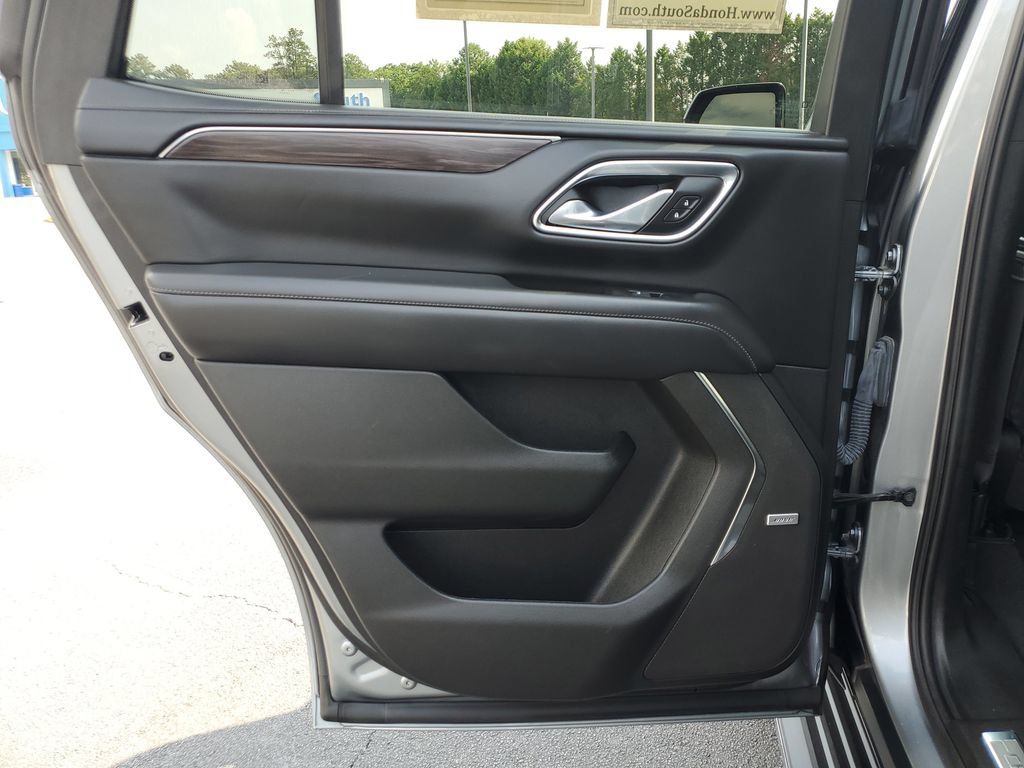 Used 2024 Chevrolet Tahoe LT RWD image 15
