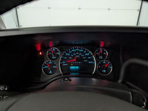 Used 2022 Chevrolet Express 3500 w/ Power Convenience Package image 10