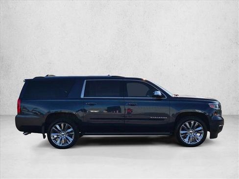 Used 2019 Chevrolet Suburban Premier w/ Premier Plus Edition AWD/4WD image 4