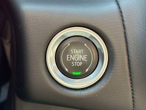 Used 2023 Chevrolet Suburban RST AWD/4WD image 33