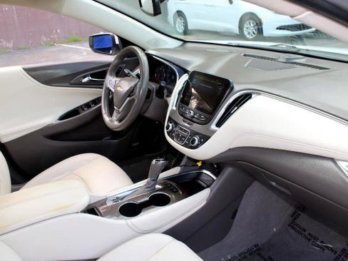 Used 2019 Chevrolet Malibu Premier w/ Sun and Wheel Package image 23