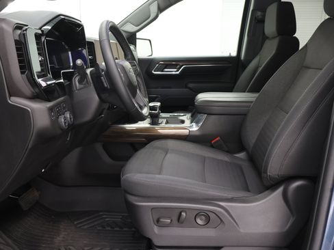 Used 2024 Chevrolet Silverado 1500 RST AWD/4WD image 8