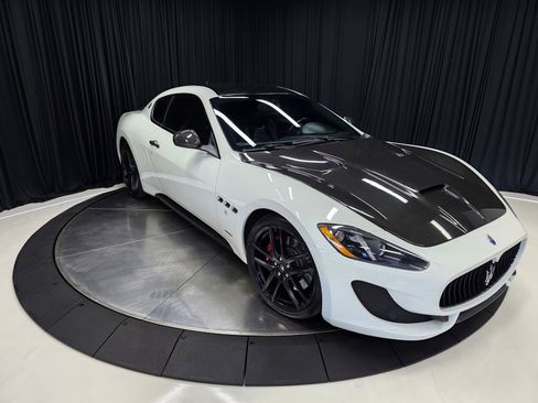 Used 2015 Maserati GranTurismo Sport RWD image 17