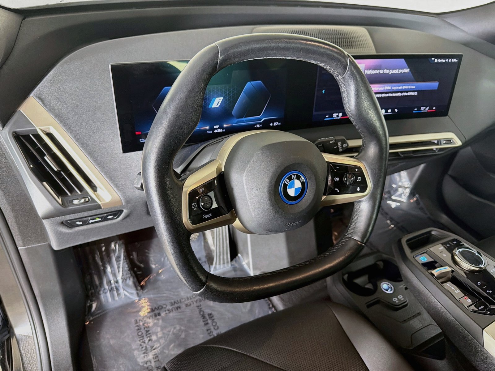 Certified 2024 BMW iX xDrive50 w/ Premium Package AWD/4WD image 9
