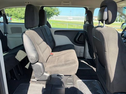 Used 2016 Dodge Grand Caravan American Value Package FWD image 24