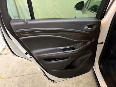 Used 2020 Buick Envision Essence FWD image 18