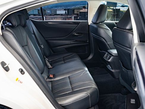 Certified 2019 Lexus ES 350 w/ Accessory Package 2 image 34