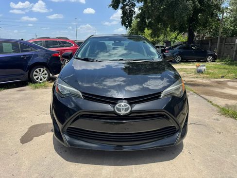 Used 2017 Toyota Corolla L FWD image 2
