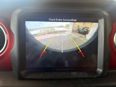 Used 2018 Jeep Wrangler Unlimited Rubicon w/ Dual Top Group AWD/4WD image 21