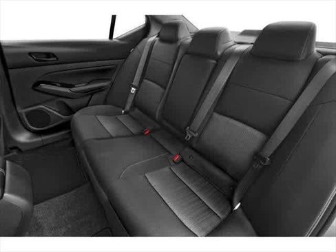 Used 2024 Nissan Altima 2.5 SV image 9