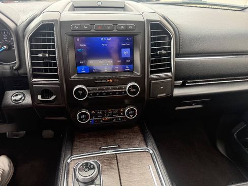 Used 2020 Ford Expedition Limited w/ Equipment Group 302A AWD/4WD image 27