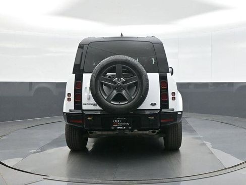 Used 2023 Land Rover Defender 90 X-Dynamic SE image 6