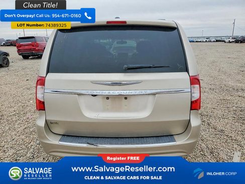 Used 2015 Chrysler Town & Country Touring image 8