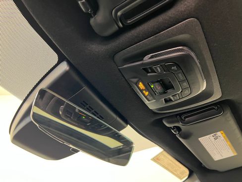 Used 2024 Toyota Corolla Cross XSE image 19