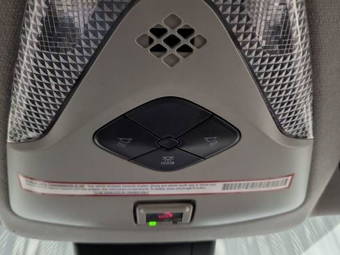 Used 2021 Toyota C-HR XLE image 20