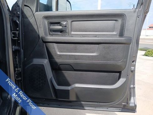 Used 2018 RAM 2500 Tradesman w/ Chrome Appearance Group image 13