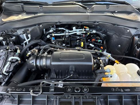 Used 2023 Ford Explorer XLT w/ Equipment Group 202A AWD/4WD image 8