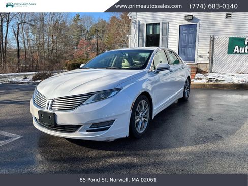 Used 2013 Lincoln MKZ AWD image 3