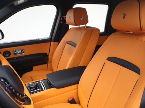 New 2026 Rolls-Royce Cullinan Black Badge image 17