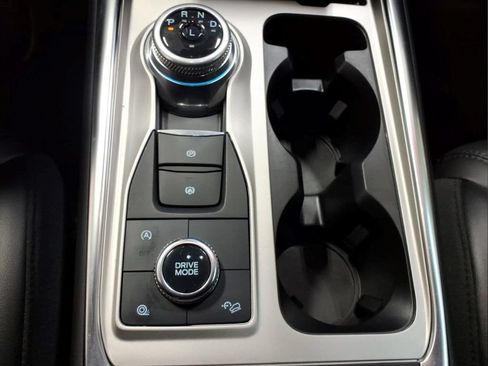 Certified 2023 Ford Explorer Platinum w/ Technology Package AWD/4WD image 12