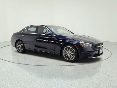Used 2022 Mercedes-Benz E 350 Sedan image 3