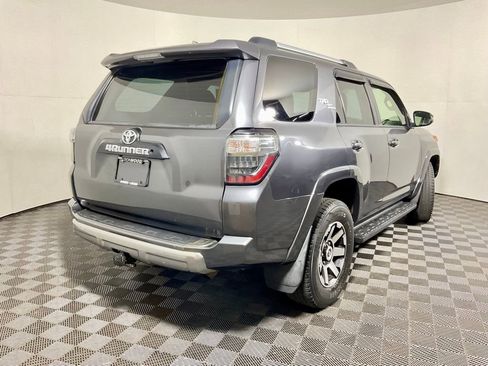 Used 2018 Toyota 4Runner TRD Off-Road AWD/4WD image 18