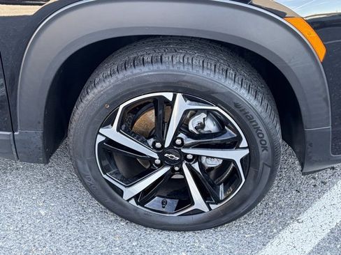 Used 2023 Chevrolet TrailBlazer RS w/ Sun and Liftgate Package image 11
