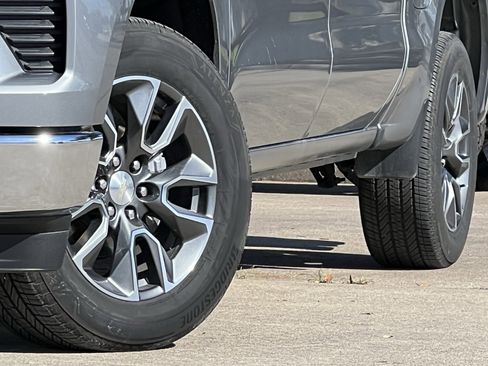 Used 2024 Chevrolet Silverado 1500 LT image 8