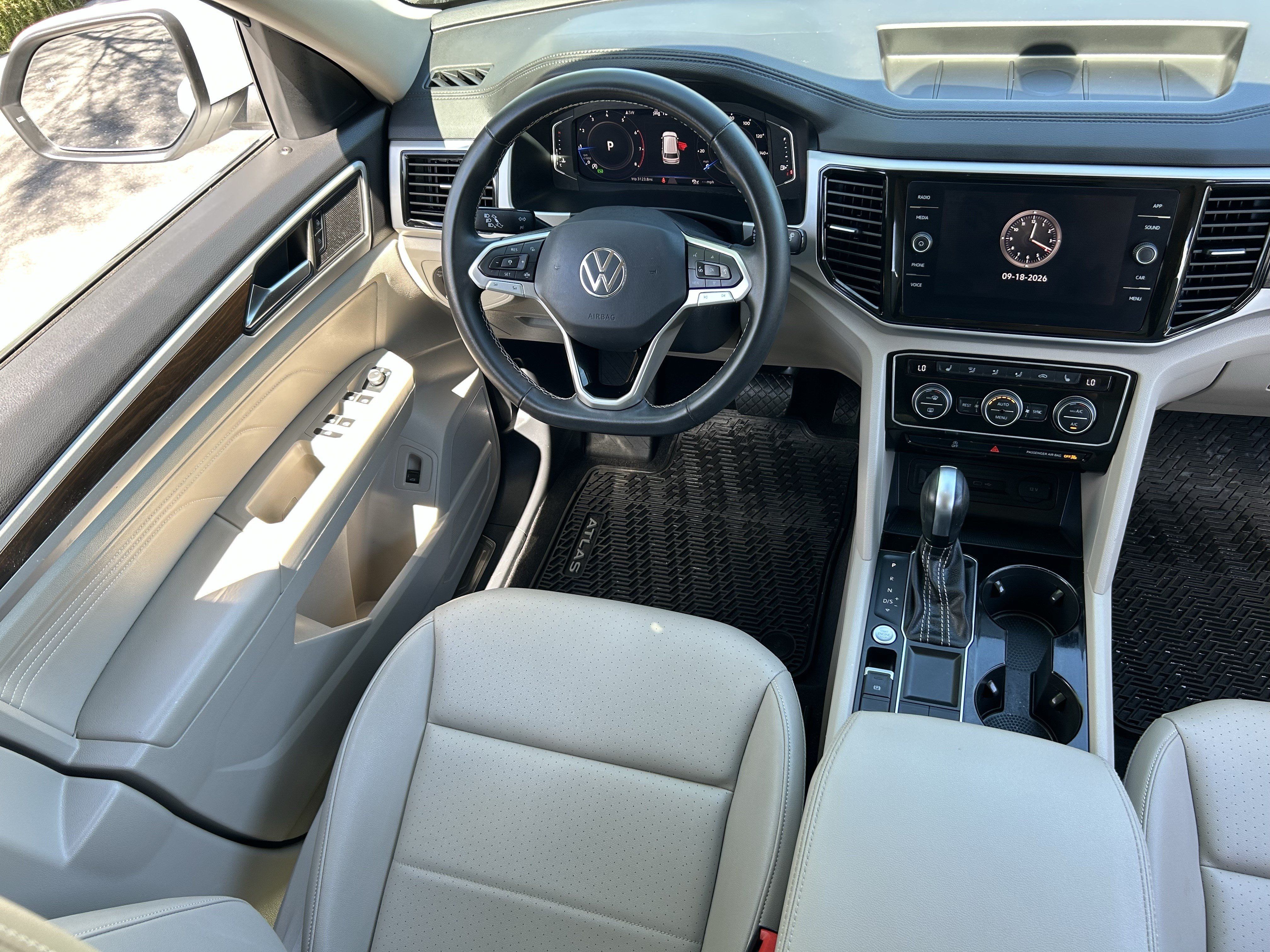 Used 2023 Volkswagen Atlas SE FWD image 13