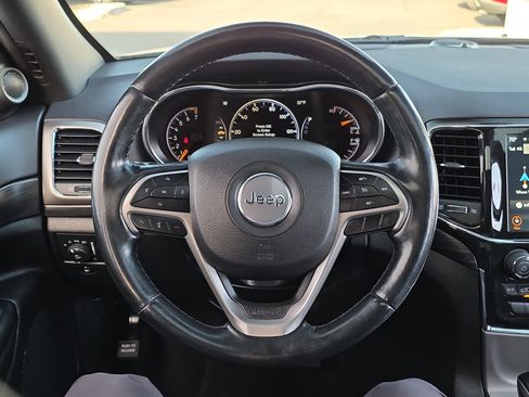 Used 2022 Jeep Grand Cherokee Laredo X image 16