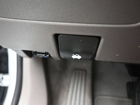 Used 2022 Chevrolet Malibu LT FWD image 25