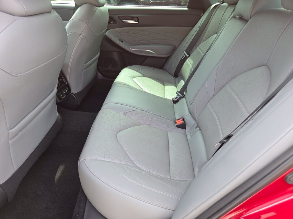 Used 2020 Toyota Avalon Limited w/ Advanced Safety Package FWD image 22