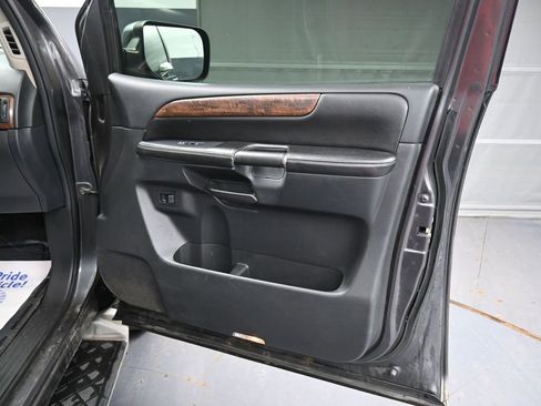 Used 2012 Nissan Armada Platinum image 18