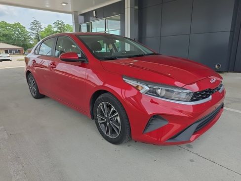 Used 2023 Kia Forte LXS FWD image 6