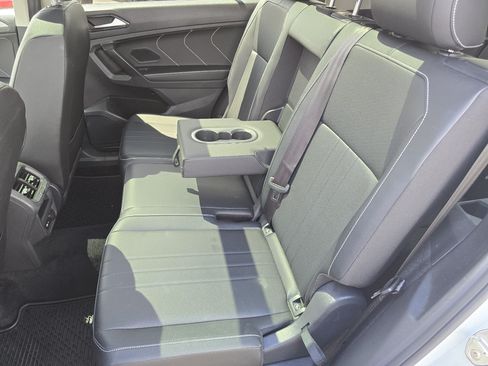 Used 2022 Volkswagen Tiguan SE w/ Panoramic Sunroof Package FWD image 28