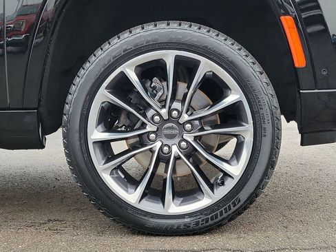 Used 2023 Jeep Wagoneer Series III w/ Premium Group I image 9