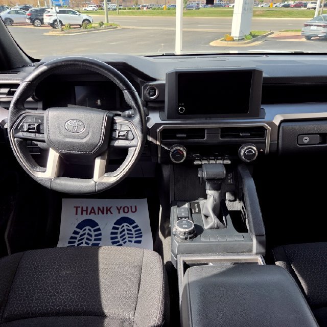 Used 2025 Toyota 4Runner SR5 AWD/4WD image 15
