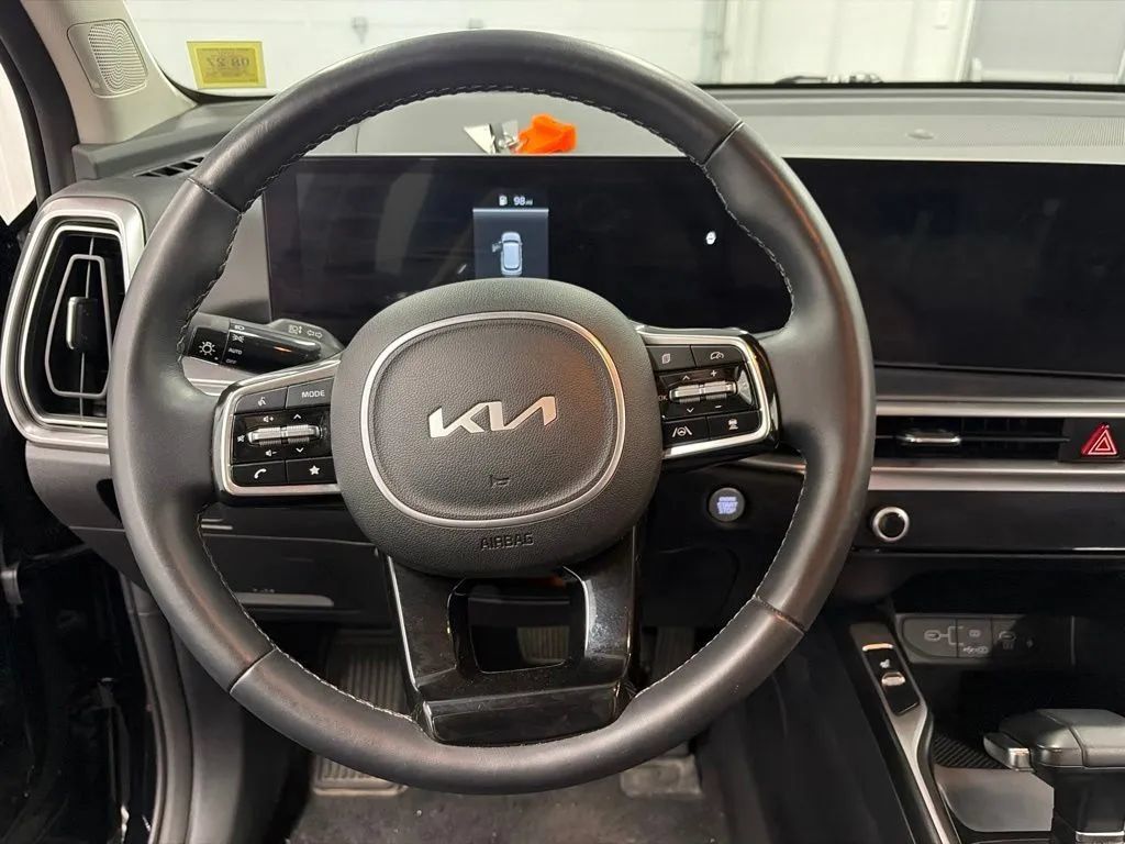 Used 2025 Kia Sorento X-Line EX AWD/4WD image 24