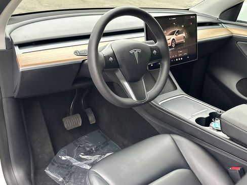 Used 2023 Tesla Model Y Long Range AWD/4WD image 17