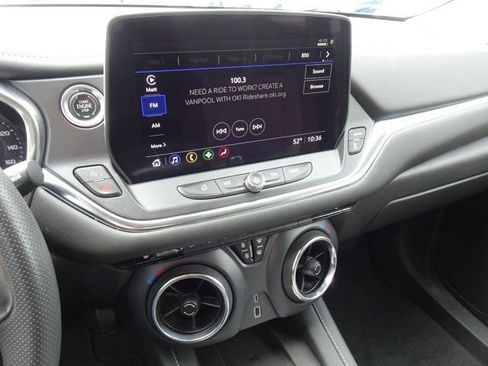 Used 2024 Chevrolet Blazer LT w/ Convenience Package FWD image 17
