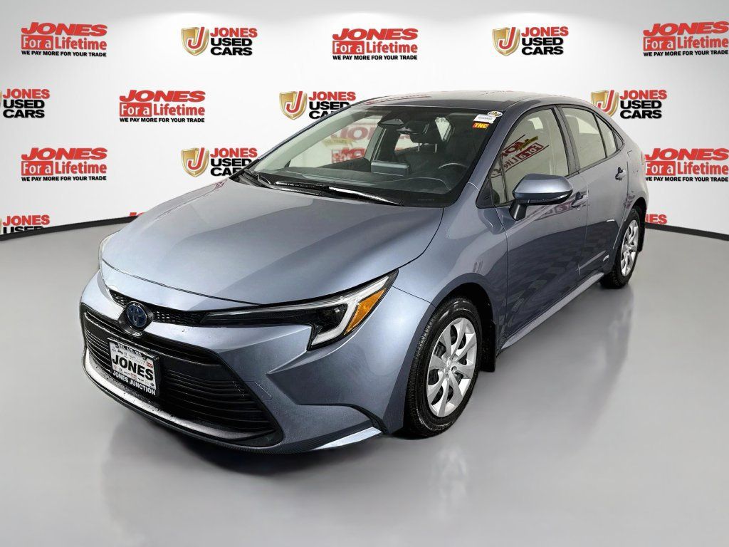Certified 2025 Toyota Corolla LE AWD/4WD image 12