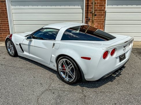 Used 2007 Chevrolet Corvette Z06 w/ Preferred Equipment Group RWD image 20