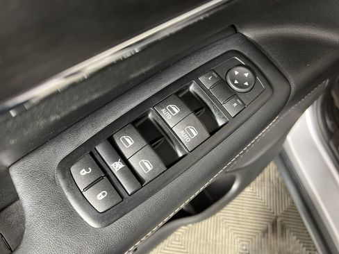 Used 2015 Jeep Grand Cherokee Limited AWD/4WD image 15