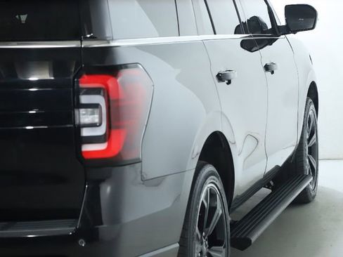 Used 2022 Ford Expedition Limited image 46