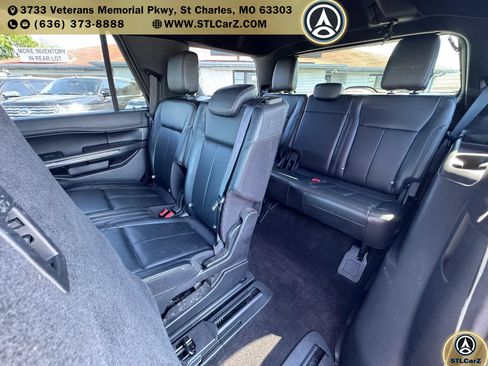 Used 2019 Ford Expedition XLT w/ Equipment Group 202A AWD/4WD image 12
