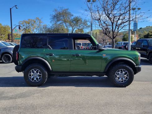Used 2025 Ford Bronco Badlands image 7