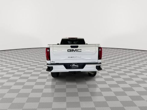 Used 2024 GMC Sierra 3500 Denali Ultimate image 9